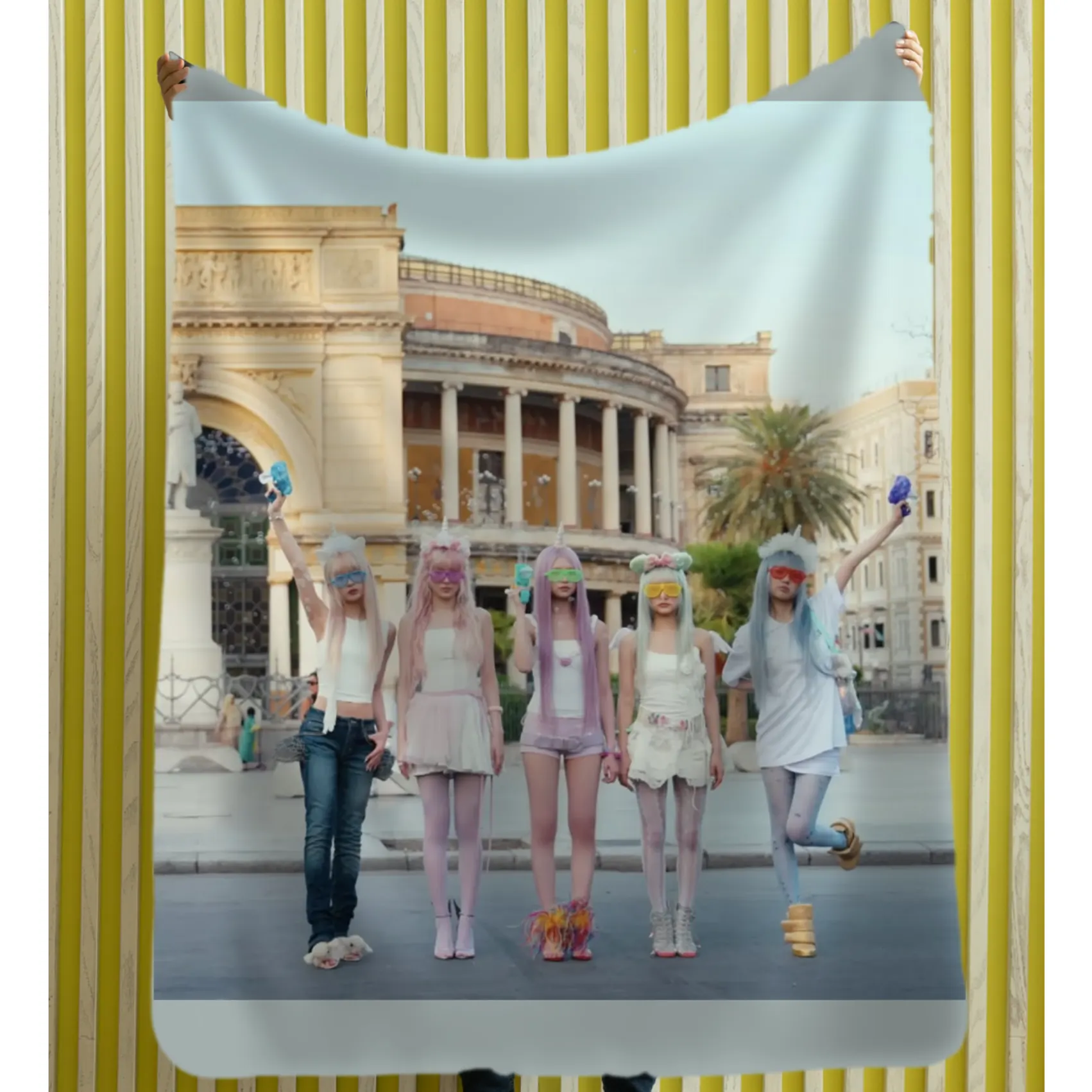 Kiiikiii Group Photo Blanket - 120*80cm/47in x 31.4in