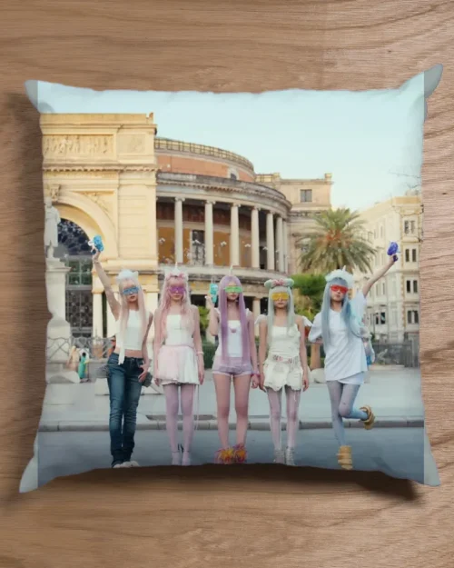 Kiiikiii Group Photo Pillow Case